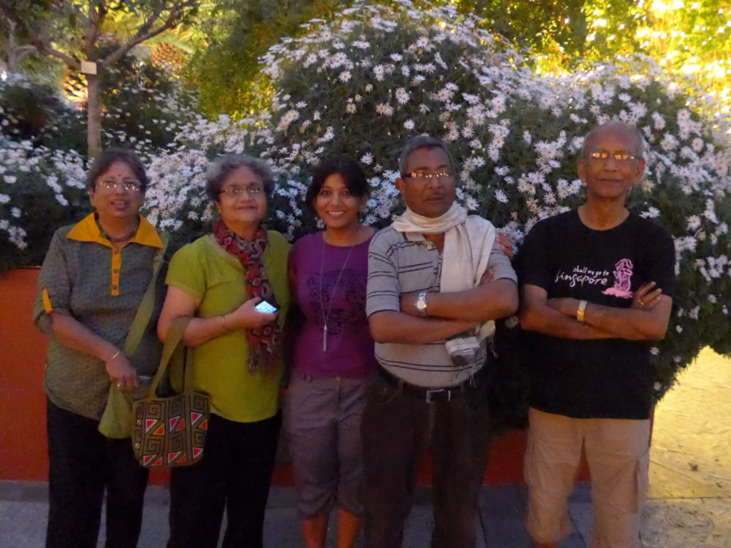 5 family members out for a tour together during holidays